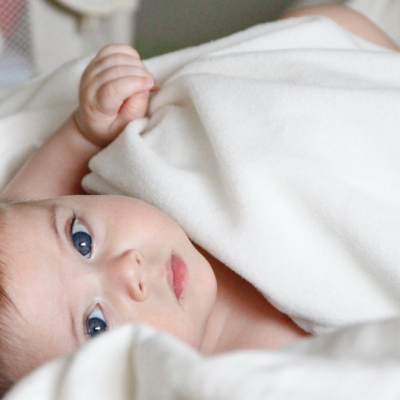 Comment couvrir un bébé la nuit ?